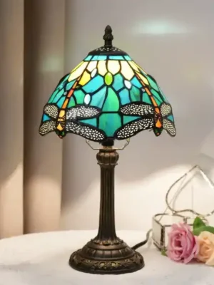 Lampa stojąca witrażowa w stylu Tiffany. Zielona ważka pod słońcem '20