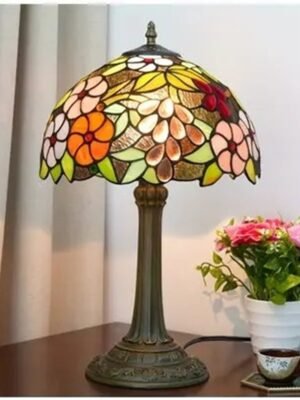 Tajemniczy-ogrod.jpg Lampa witrażowa w stylu Tiffany Winogrona w kwiatach 30'