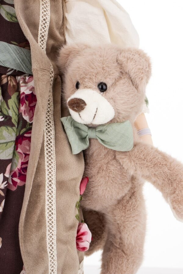 cc-7-4.jpg Figurka Lalka Porcelanowa Kolekcjonerska