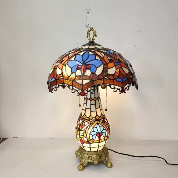 Lampa witrażowa w stylu Tiffany. Marzenie. Wysokość 64cm