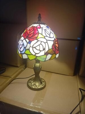 Lampa witrażowa w stylu Tiffany. Róże 20'