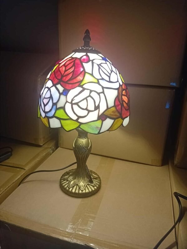 Lampa witrażowa w stylu Tiffany. Róże 20'