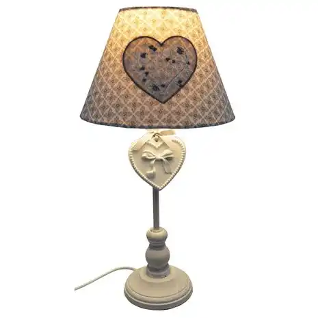LAMPA DREWNIANA BIAŁO-SZARA Z HAFTOWANYM SERCEM