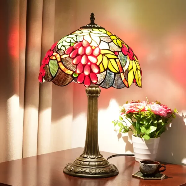 Lampa witrażowa w stylu Tiffany