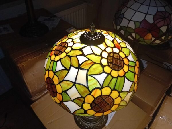 slon2.jpg Lampa witrażowa w stylu Tiffany. Słoneczniki w ogrodzie