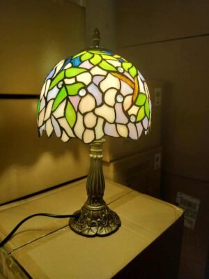 Lampa witrażowa w stylu Tiffany. Wisteria 20'