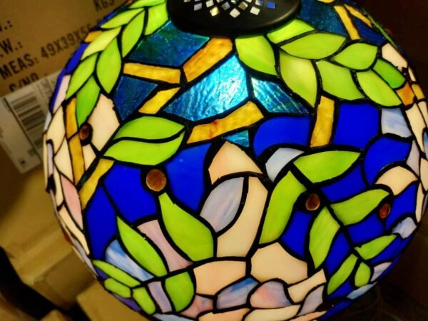 Lampa witrażowa w stylu Tiffany. Wisteria 30'