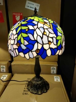 Lampa witrażowa w stylu Tiffany. Wisteria 30'