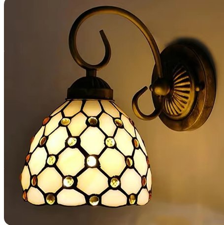 Kinkiet w stylu Tiffany