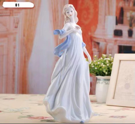 Elegancka Figurka Porcelanowa