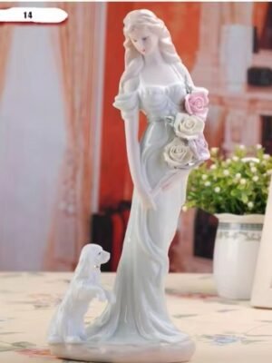 Piękna Figurka Porcelanowa