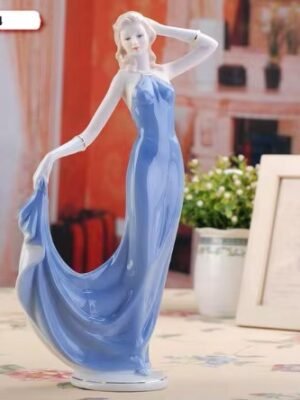 Elegancka Figurka Porcelanowa