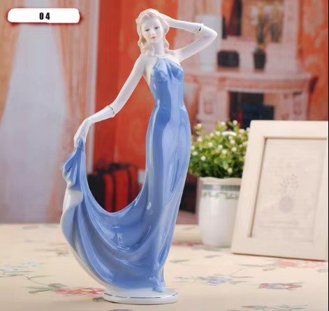 Elegancka Figurka Porcelanowa