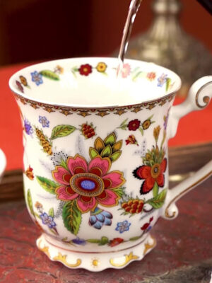 H118a2af9e6a9434c84c4e0655c6025f1p Elegancki porcelanowy kubek ze złotym wykończeniem i kwiatowym wzorem 350ml