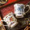Elegancki porcelanowy kubek ze złotym wykończeniem i kwiatowym wzorem 350ml